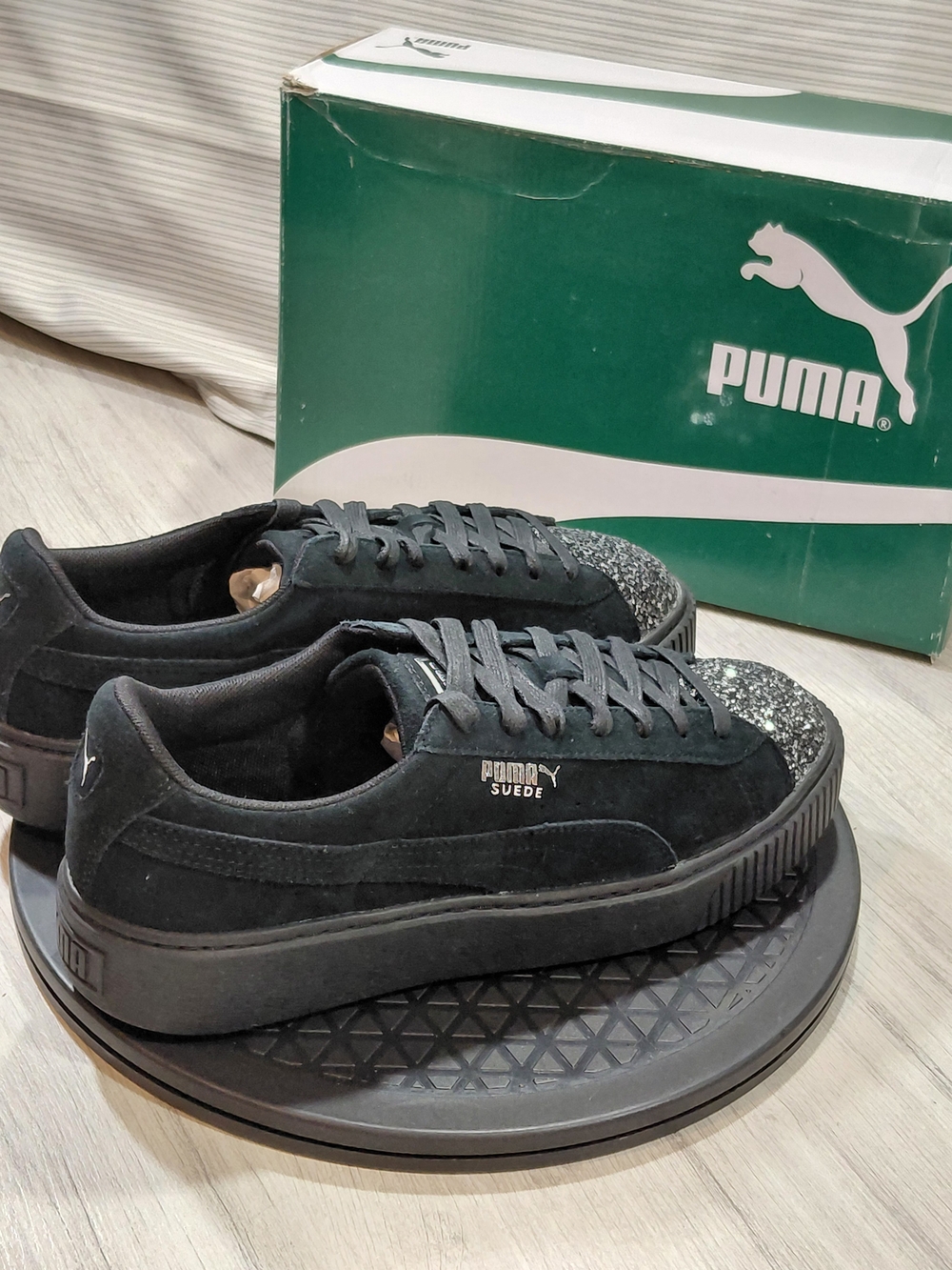 NEW PUMA Womens Suede Platform Crushed Gem Black Sneakers with Glitter Toe W10 - Picture 4 of 13